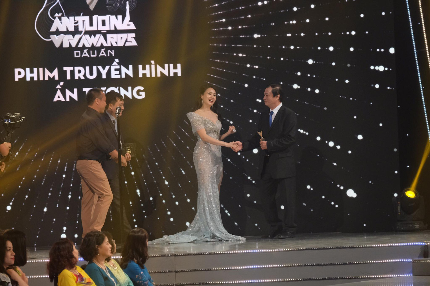 Vì đâu Xuân Nghị lần đầu đóng vai chính đã ẵm giải VTV Awards? ảnh 4