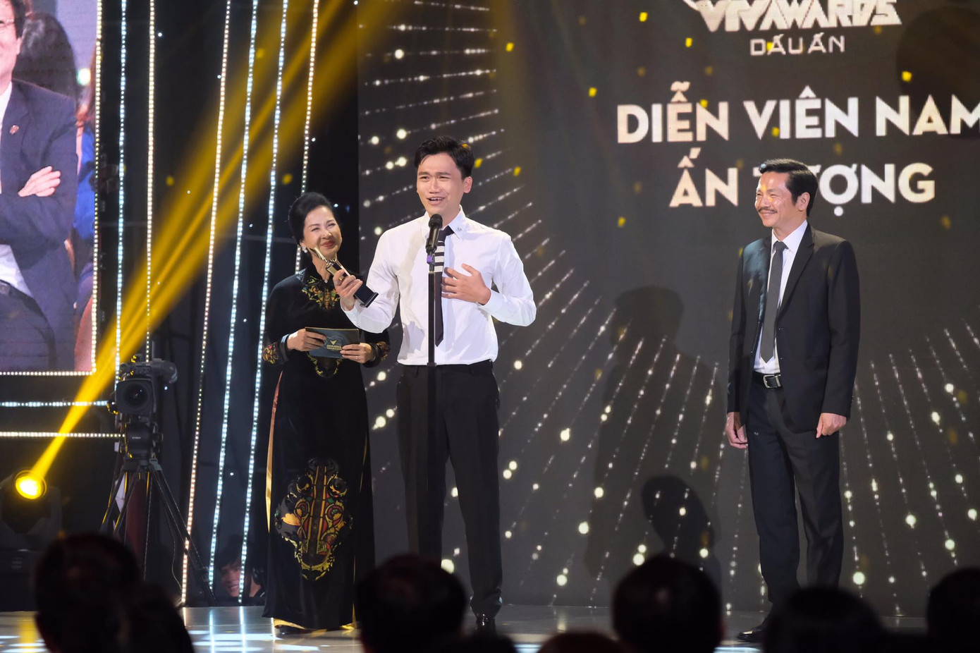VTV Awards: ‘Hoa hồng trên ngực trái’ thắng, Xuân Nghị-Hồng Diễm ẵm giải diễn xuất ảnh 5