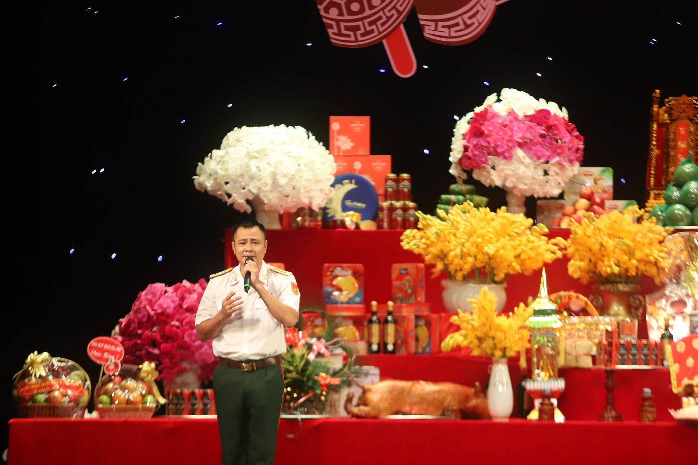 Nghệ sĩ hội ngộ Ngày giỗ tổ nghề sân khấu, NSND Tự Long hát chèo trình tổ ảnh 11