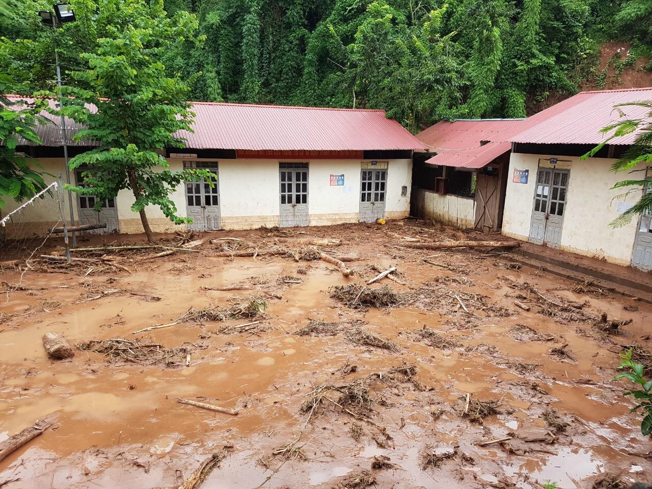Ba người chết, mất tích do mưa lũ, bão số 4 'bồi' thêm đợt mưa kéo dài nhiều ngày ảnh 1