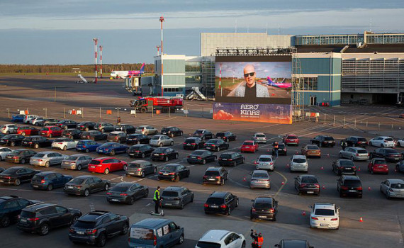 Kiểu xem phim hoang dã ngoài trời của thế kỷ trước lên ngôi thời COVID-19 ảnh 4