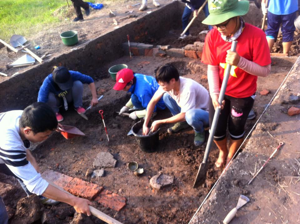 Khi sinh viên tập làm nhà khảo cổ học ảnh 1