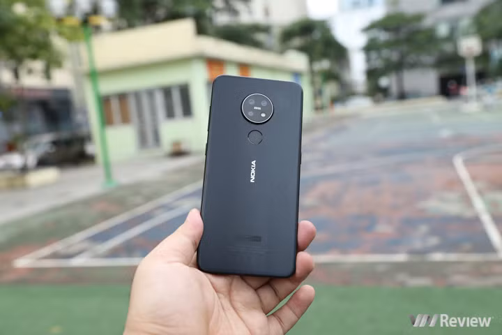 3 smartphone tầm trung đời 2019 giảm còn nửa giá, trở nên đáng mua ảnh 3