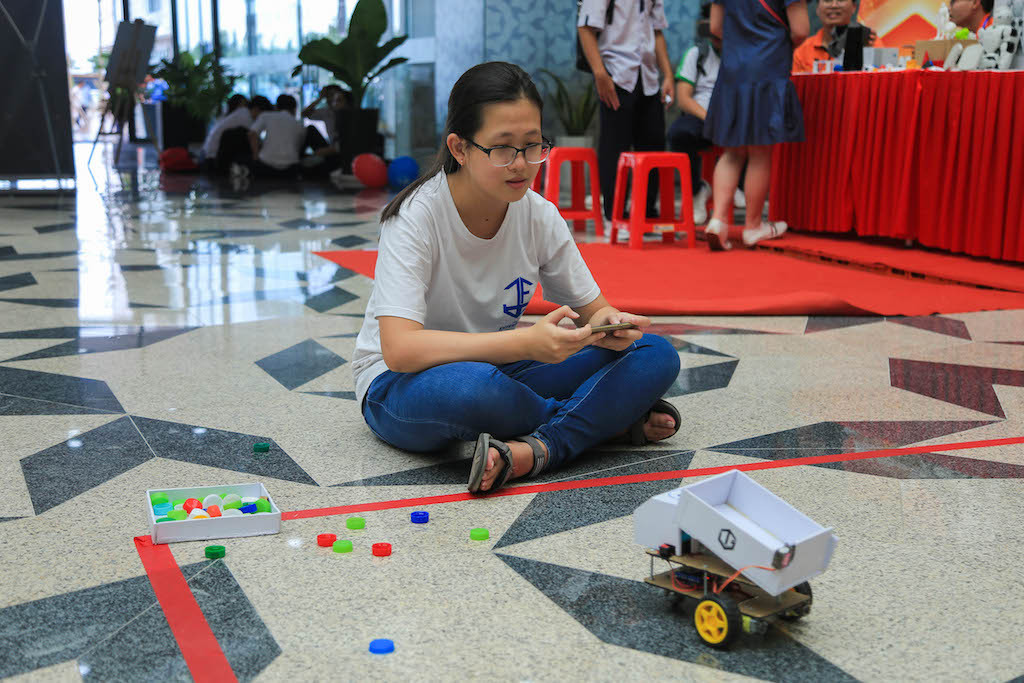 GS Ngô Bảo Châu cũng phải “bó tay” trước câu hỏi khó của học sinh miền Tây yêu Toán ảnh 9