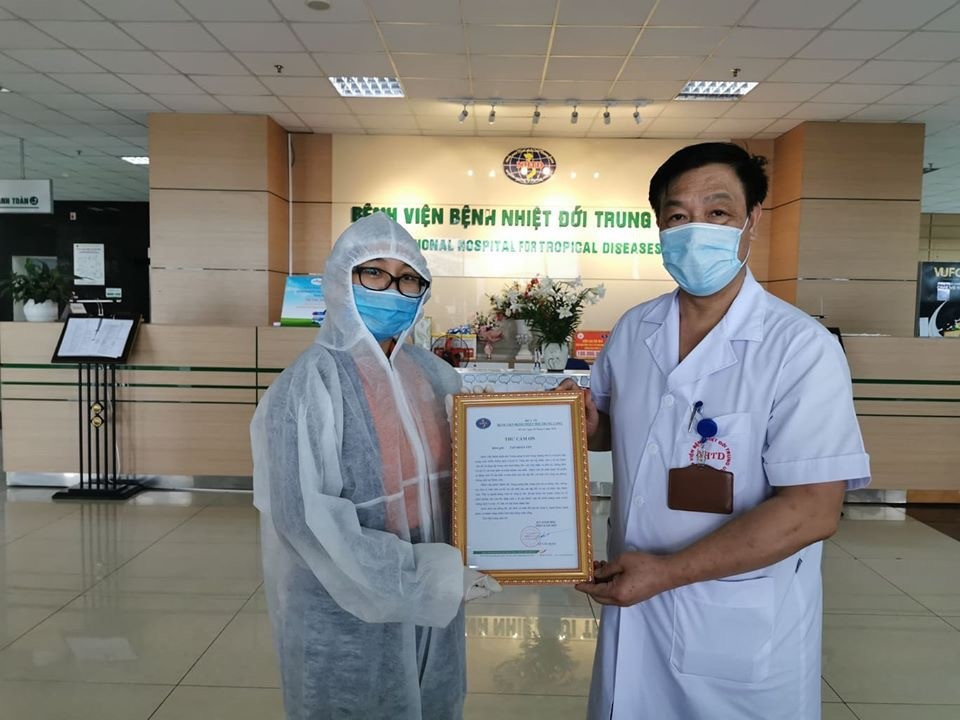 Dân công sở gói quà, sáng tác nhạc tặng y, bác sĩ tuyến đầu chống dịch ảnh 9