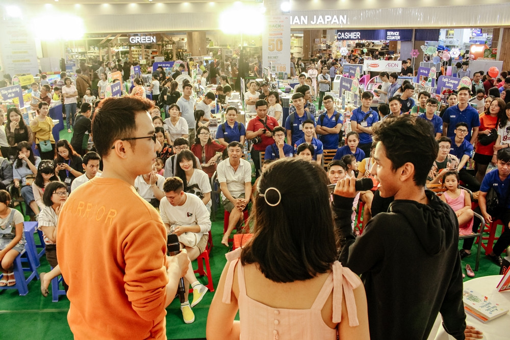 “Trao một cuốn sách - Tặng một tương lai“: Chắp cánh ước mơ qua những cuốn sách cũ ảnh 2