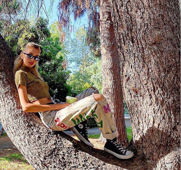 Không nội y, 'thiên thần nội y' Stella Maxwell mặc ôm sát khoe dáng siêu mẫu ảnh 2