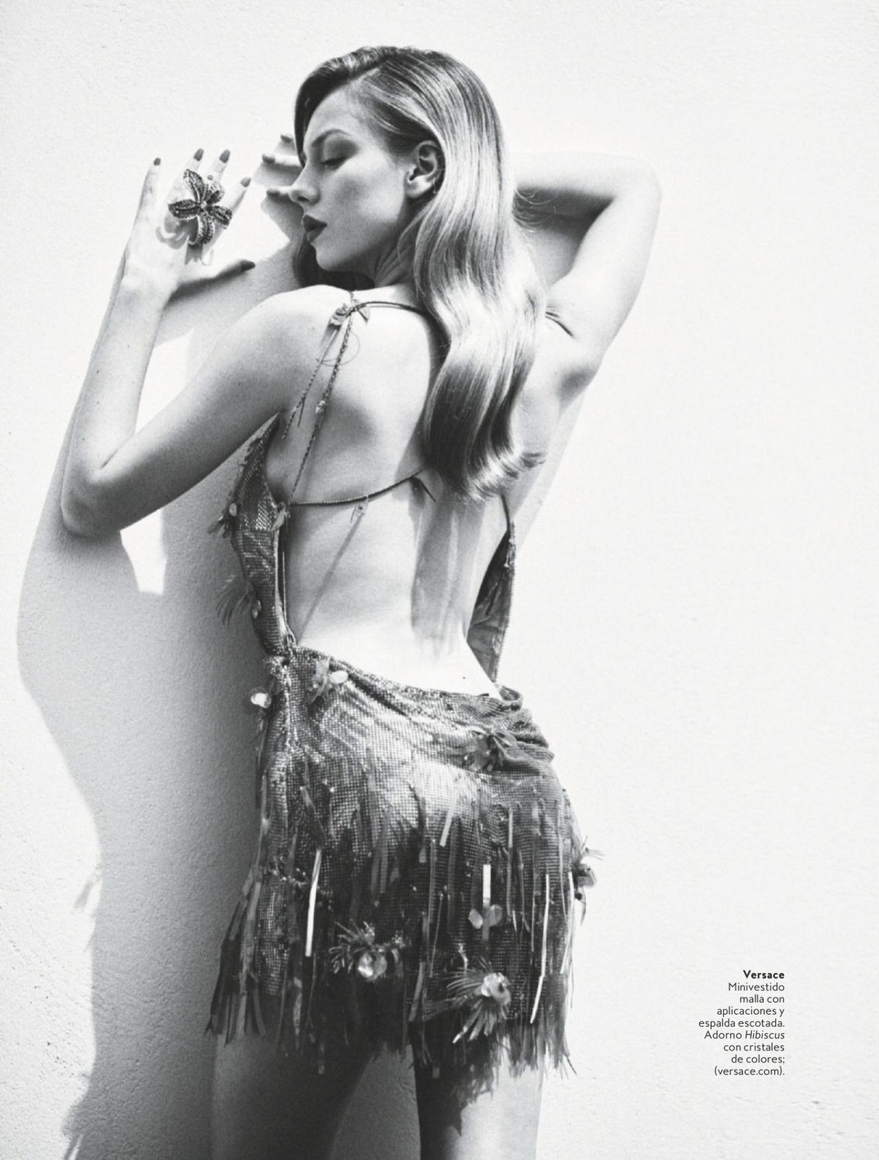 Nhan sắc nóng bỏng của mỹ nhân 'cướp ngôi' của bạn gái Ronaldo ảnh 6