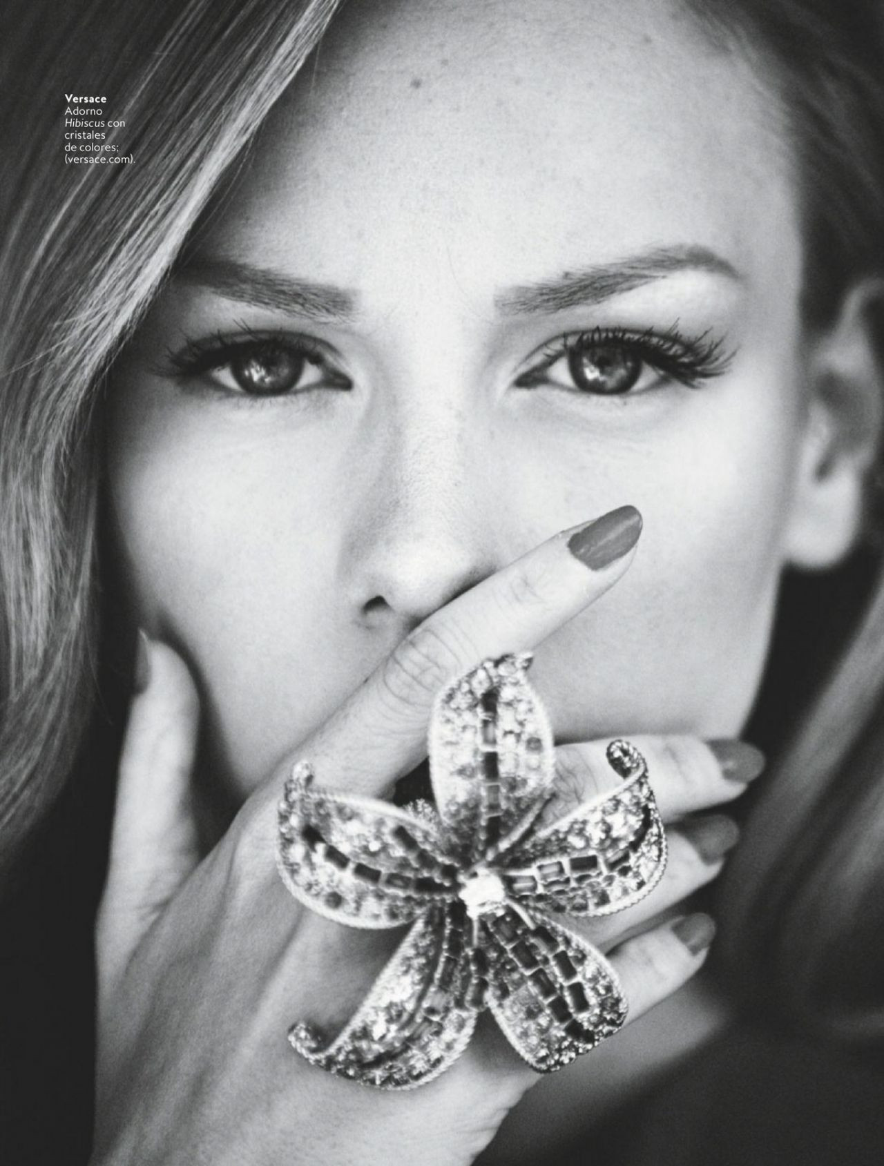 Nhan sắc nóng bỏng của mỹ nhân 'cướp ngôi' của bạn gái Ronaldo ảnh 2