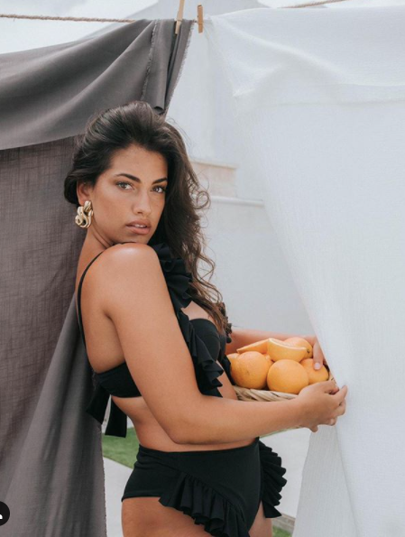 Mẫu ngoại cỡ Lorena Duran mặc áo tắm khoe vẻ 'phồn thực' nóng rực ảnh 9