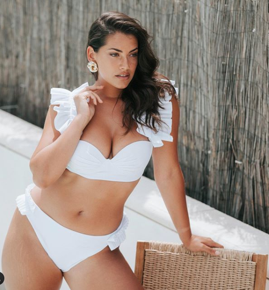 Mẫu ngoại cỡ Lorena Duran mặc áo tắm khoe vẻ 'phồn thực' nóng rực ảnh 2