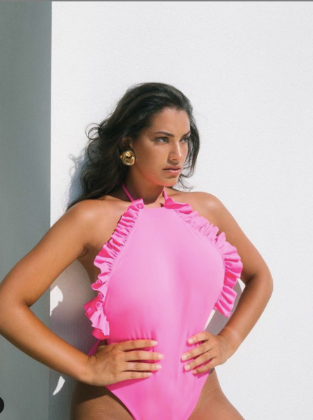 Mẫu ngoại cỡ Lorena Duran mặc áo tắm khoe vẻ 'phồn thực' nóng rực ảnh 4