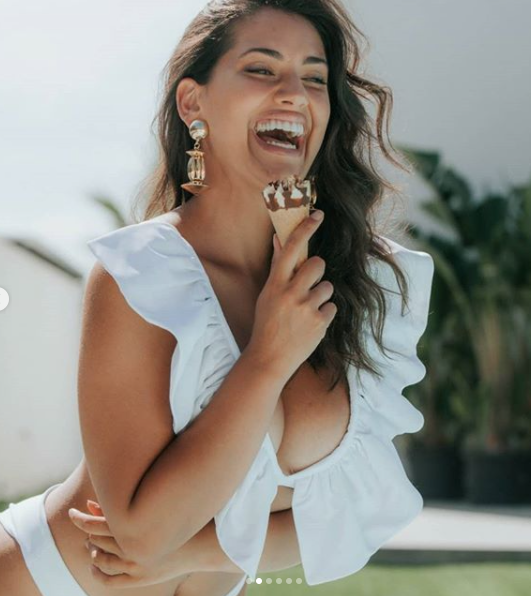 Mẫu ngoại cỡ Lorena Duran mặc áo tắm khoe vẻ 'phồn thực' nóng rực ảnh 13