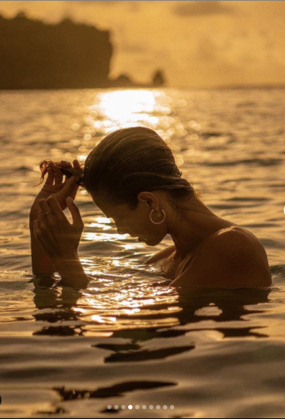 Loạt ảnh bán nude đầy nghệ thuật, gợi cảm ngất ngây của Natalie Roser ảnh 2