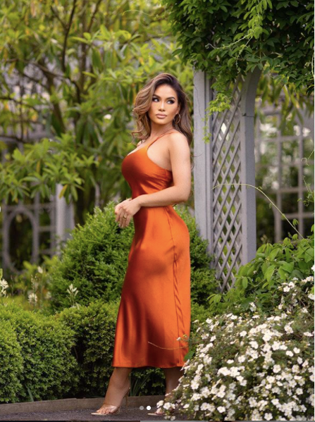 Nàng mẫu Daphne Joy sở hữu body phồn thực nóng 'bỏng mắt' ảnh 8