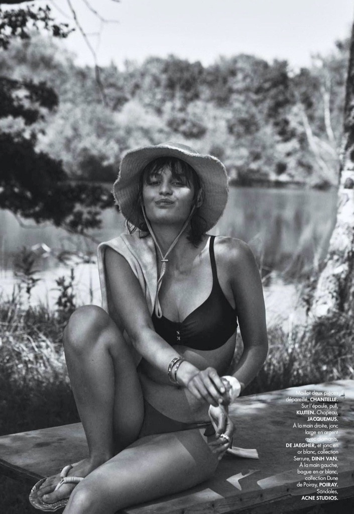 'Nàng thơ' nước Pháp mặc áo tắm tôn 3 vòng 'bỏng rẫy ảnh 2