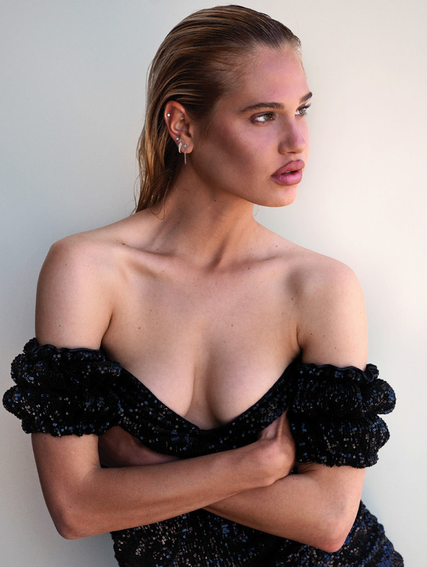 Meredith Mickelson gợi cảm 'rực lửa' trên tạp chí đàn ông ảnh 4