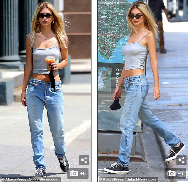 Mẫu áo tắm 9x 'thả rông' vòng 1 xuống phố với áo 2 dây sexy 'nảy lửa' ảnh 3