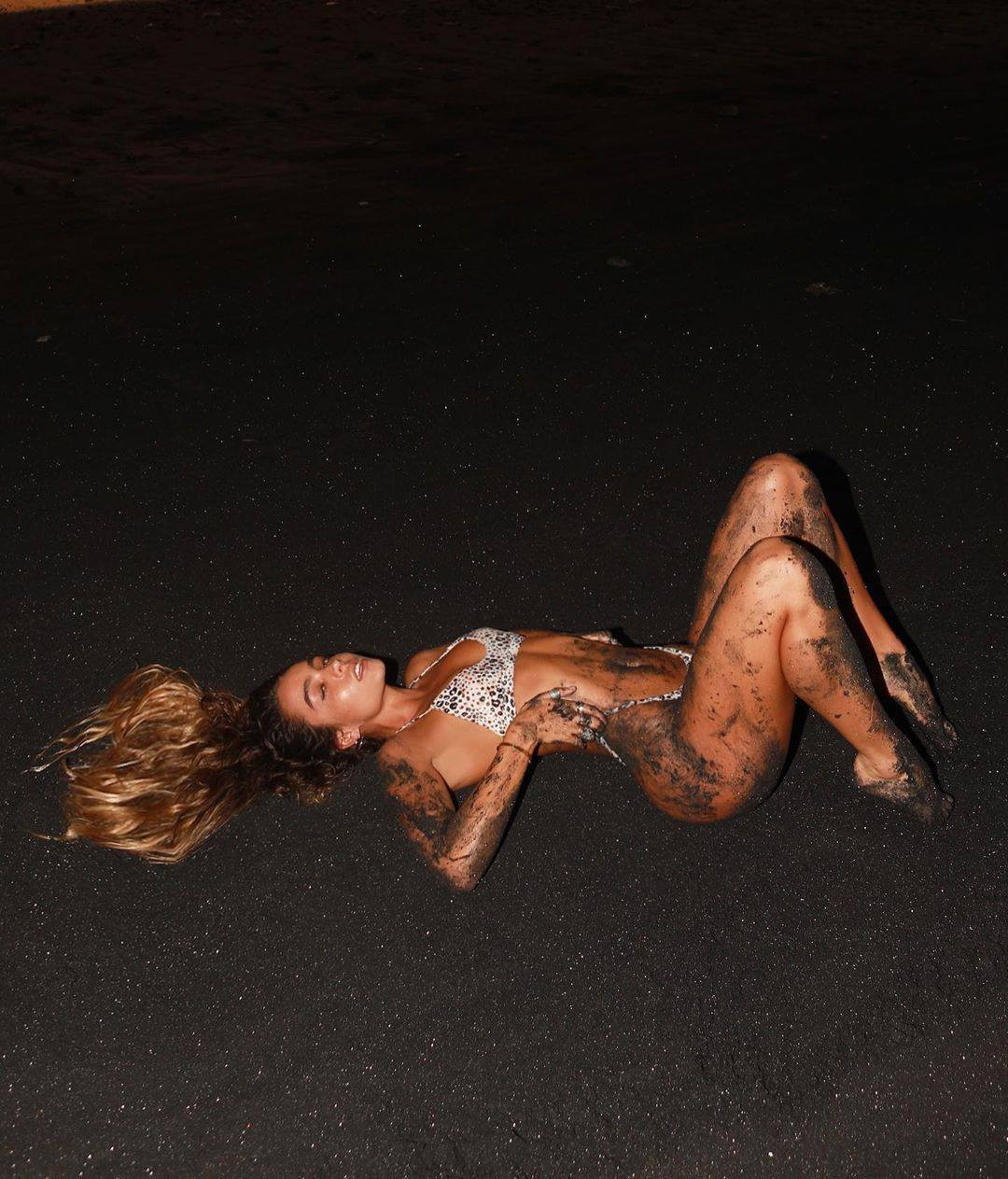 Mẫu thể hình đình đám Mỹ khoe 3 vòng 'bỏng rẫy' khiến phái mạnh đổ gục ảnh 4