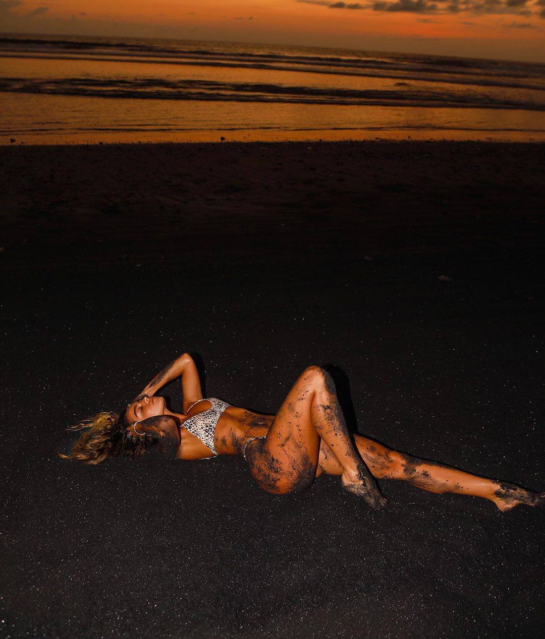 Mẫu thể hình đình đám Mỹ khoe 3 vòng 'bỏng rẫy' khiến phái mạnh đổ gục ảnh 5