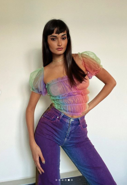 Siêu mẫu 9x Brazil phô đường cong thể hình đẹp mê mẩn với áo tắm ảnh 4