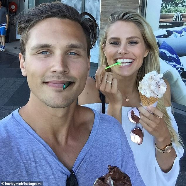 Natalie Roser khoe ảnh áo tắm tôn vòng 3 căng tròn ảnh 8