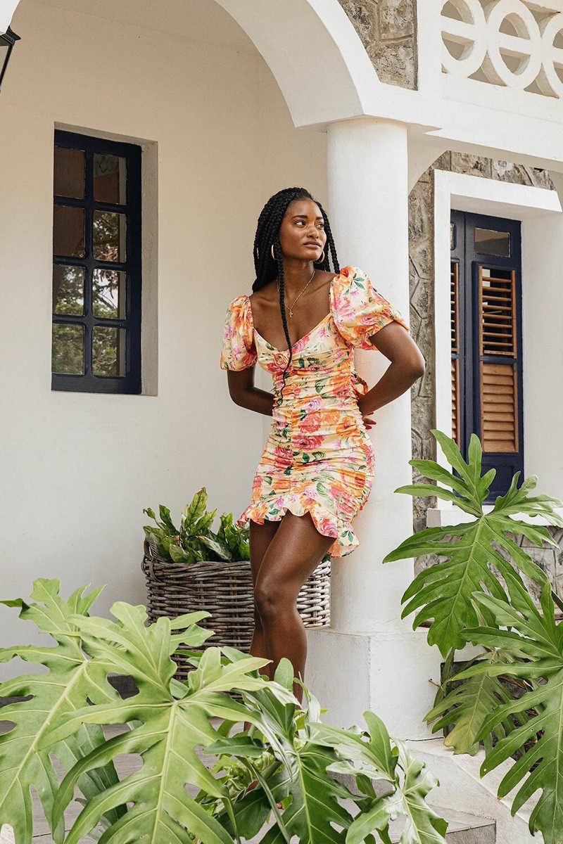 Siêu mẫu Melodie Monrose ngọt ngào quyến rũ với áo tắm ảnh 5