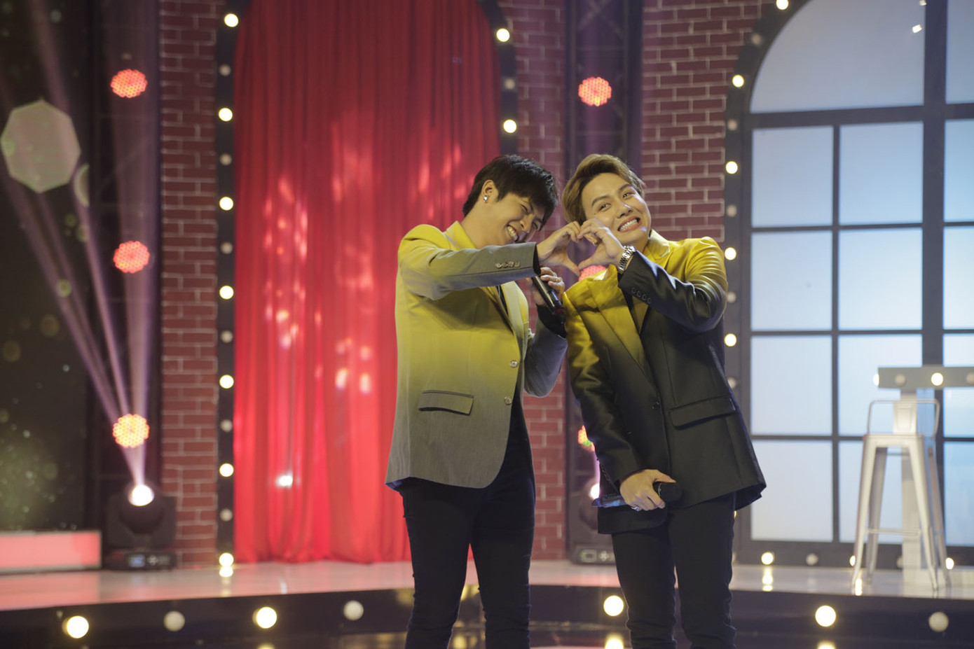 Sam – Ngô Kiến Huy “đứng hình” khi Gin Tuấn Kiệt công khai tỏ tình với Duy Khánh ảnh 3