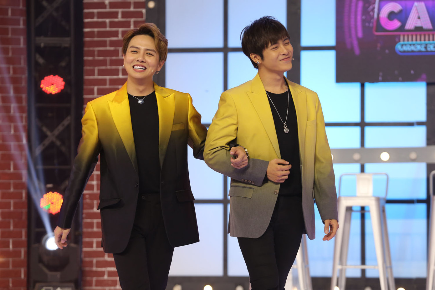 Sam – Ngô Kiến Huy “đứng hình” khi Gin Tuấn Kiệt công khai tỏ tình với Duy Khánh ảnh 1