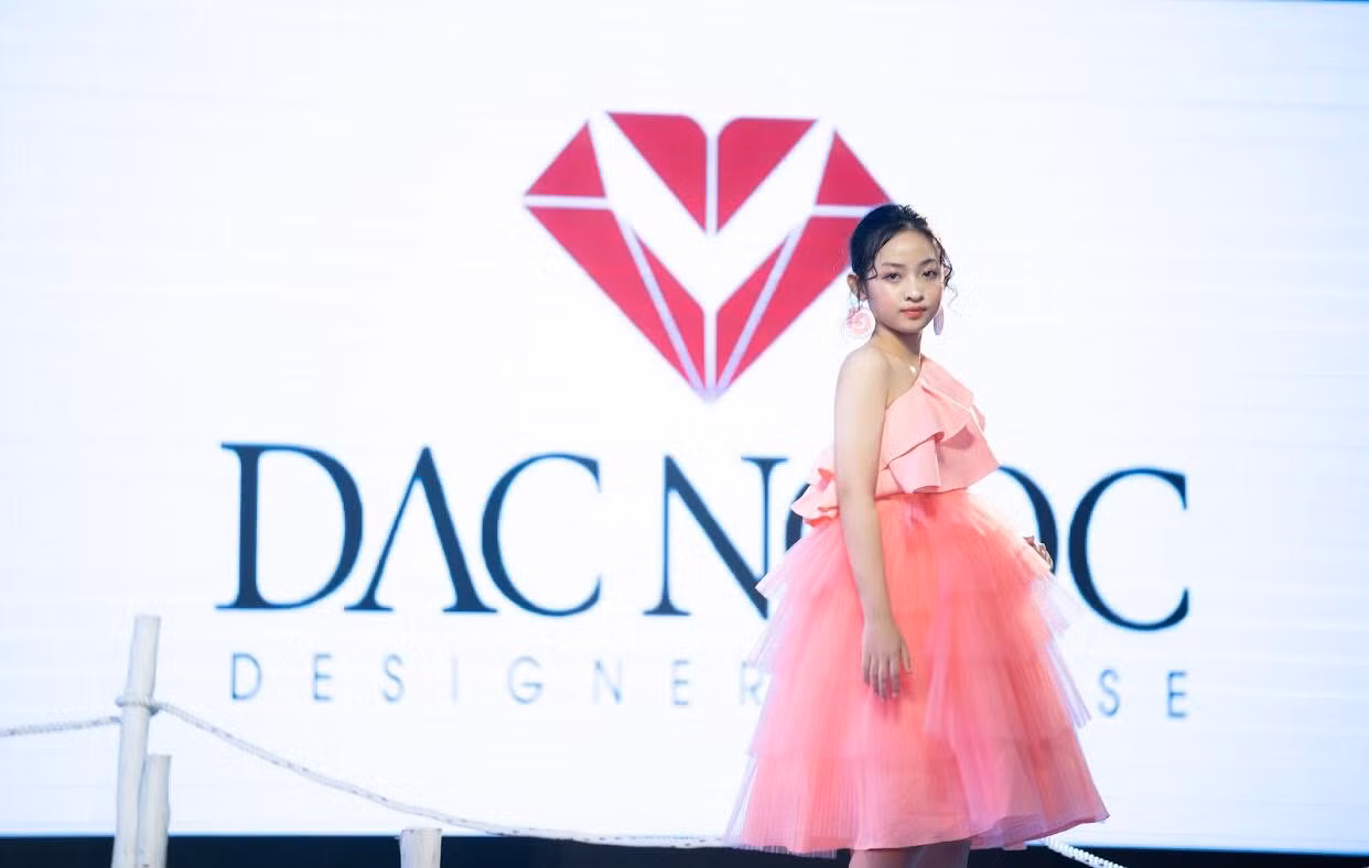 Dàn mẫu nhí khuấy đảo sắc màu tại “Vietnam Top Fashion and Hair 2020“ ảnh 8