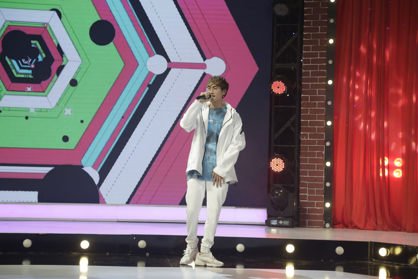 Ngô Kiến Huy bất ngờ vì phiên bản Bolero “siêu lầy” của “Giả vờ yêu“ ảnh 10