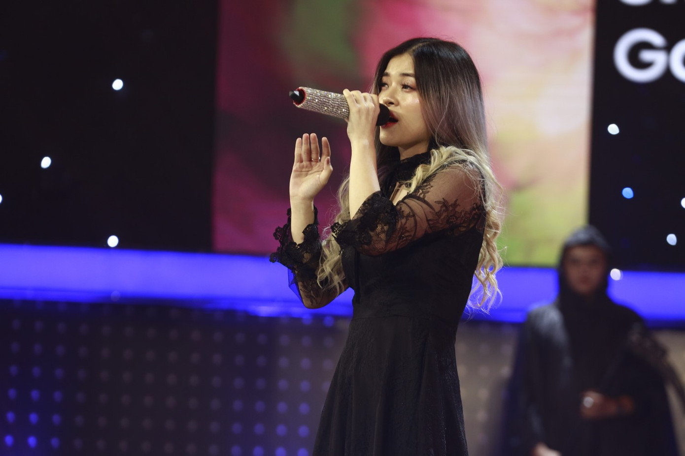 Trấn Thành đòi bỏ về không ghi hình vì Trung Quân Idol muốn khoe body ảnh 4