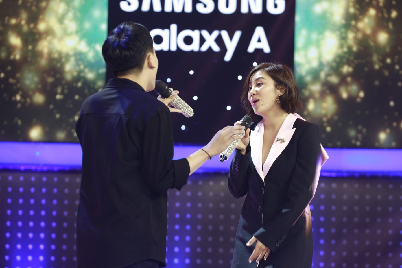 Trường Giang “cà khịa cực gắt” Văn Mai Hương, Nhã Phương bất ngờ được "triệu hồi" ảnh 6