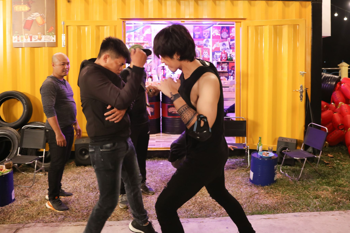 Tuấn Trần hé lộ trailer dự án mới, dự định làm ngoại truyện cho “Bố già”? ảnh 4