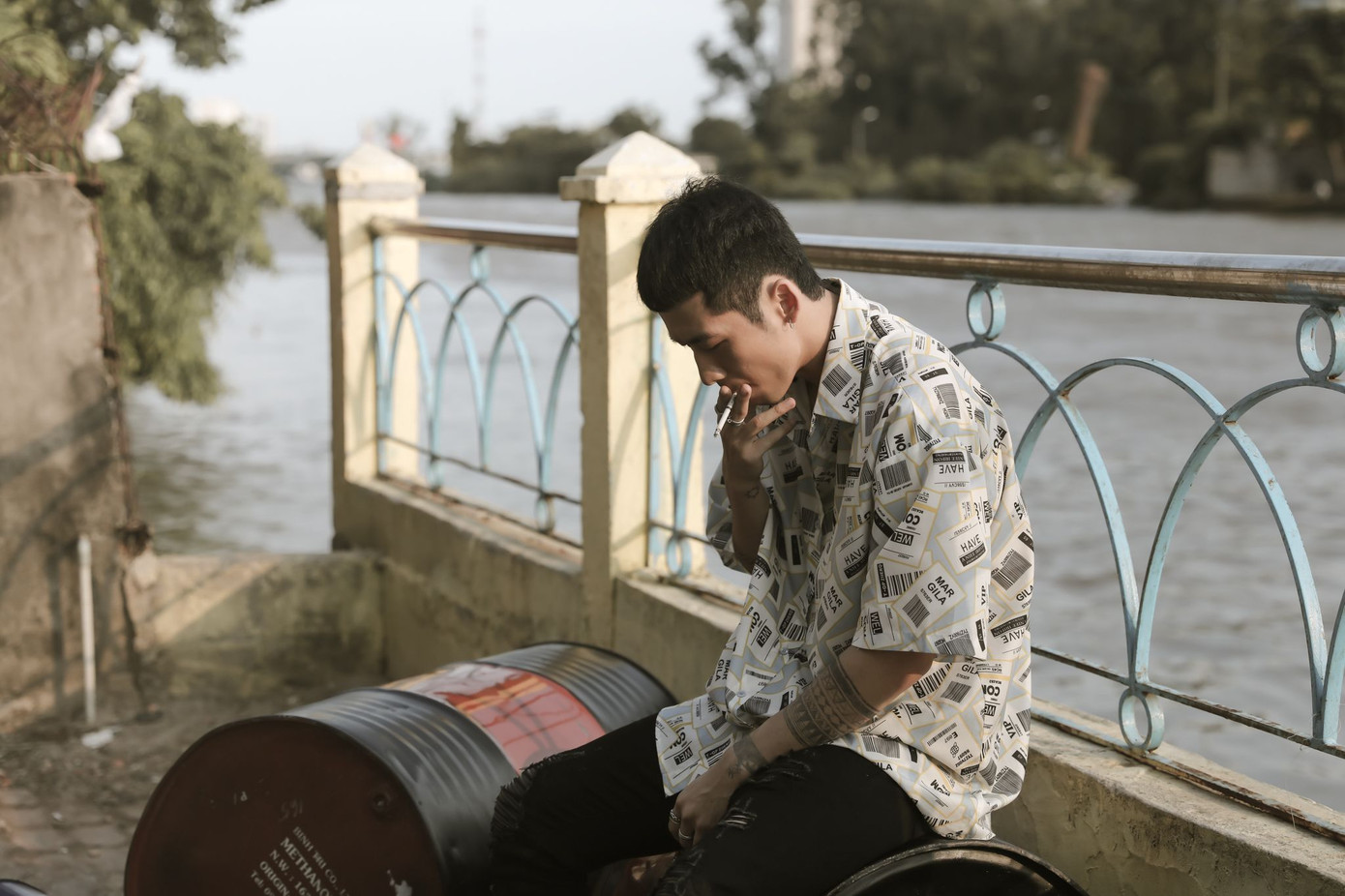 Tuấn Trần hé lộ trailer dự án mới, dự định làm ngoại truyện cho “Bố già”? ảnh 3