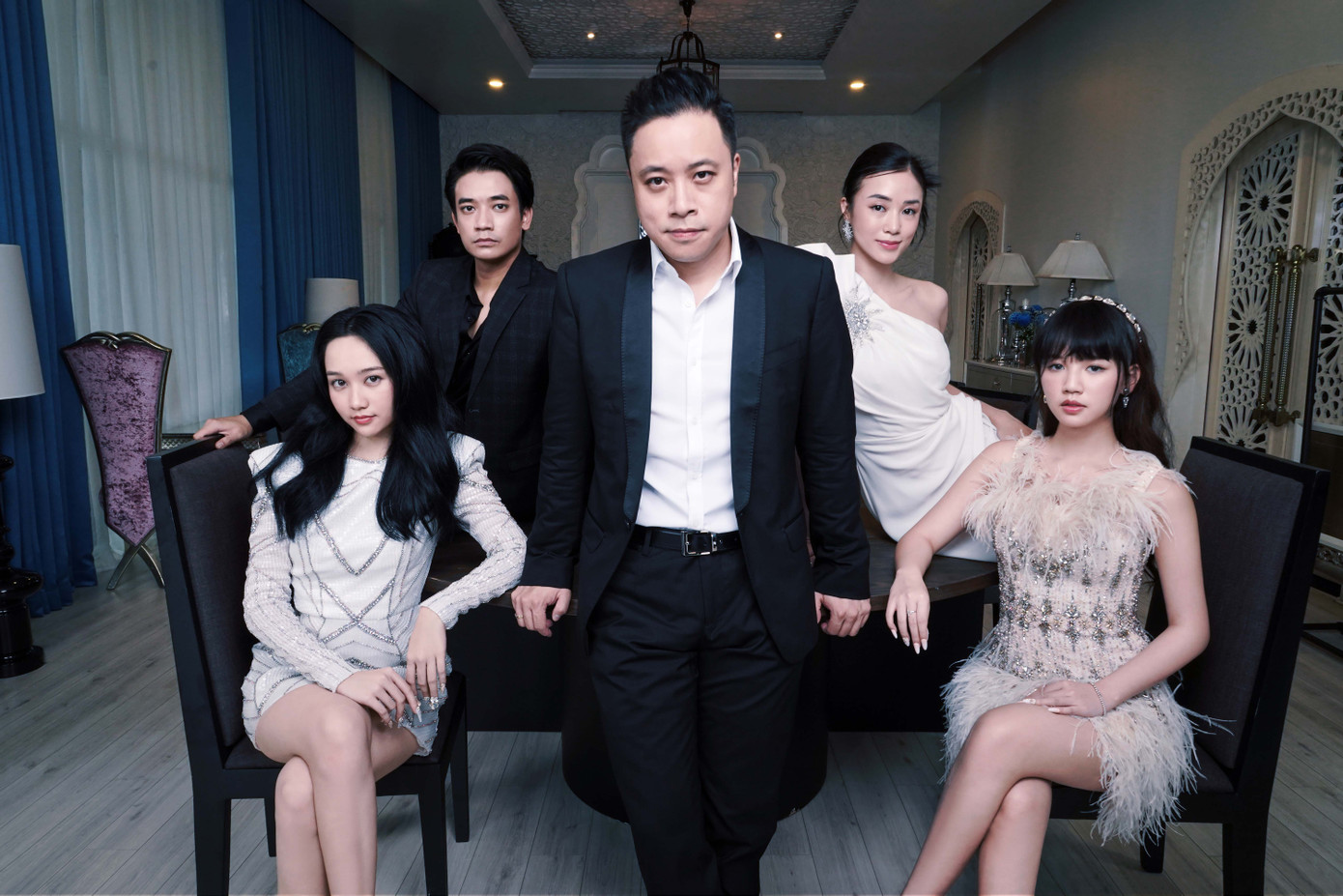 Trúc Anh, Salim, Amee hóa “nàng thơ” thả dáng bên Victor Vũ ảnh 3