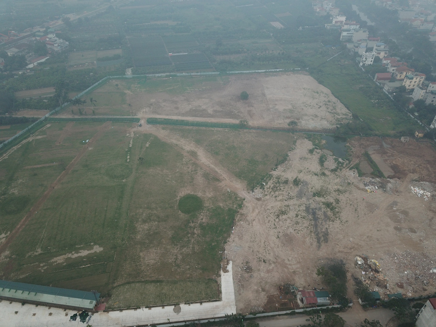 Cưỡng chế sân tập golf khủng 'mọc' trên đất dự án ở Hà Nội ảnh 1