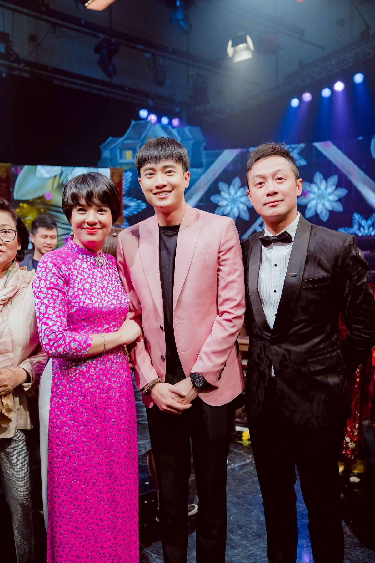 Tiết lộ bất ngờ về sự giàu có và cát-xê 'khủng' của NSND Hoàng Dũng ảnh 3