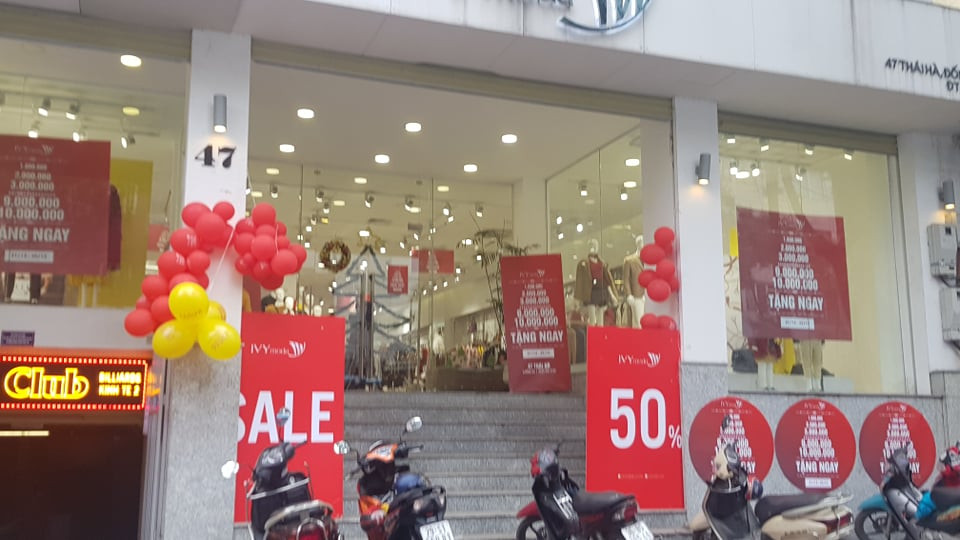 Cửa hàng, trung tâm thương mại 'hốt bạc' dịp Giáng sinh ảnh 1