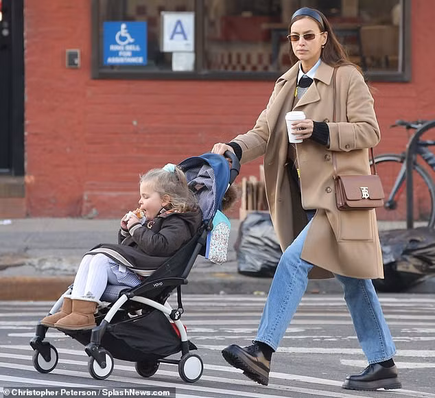 Mỹ nhân Nga Irina Shayk được bạn trai tin đồn đón đưa ảnh 7