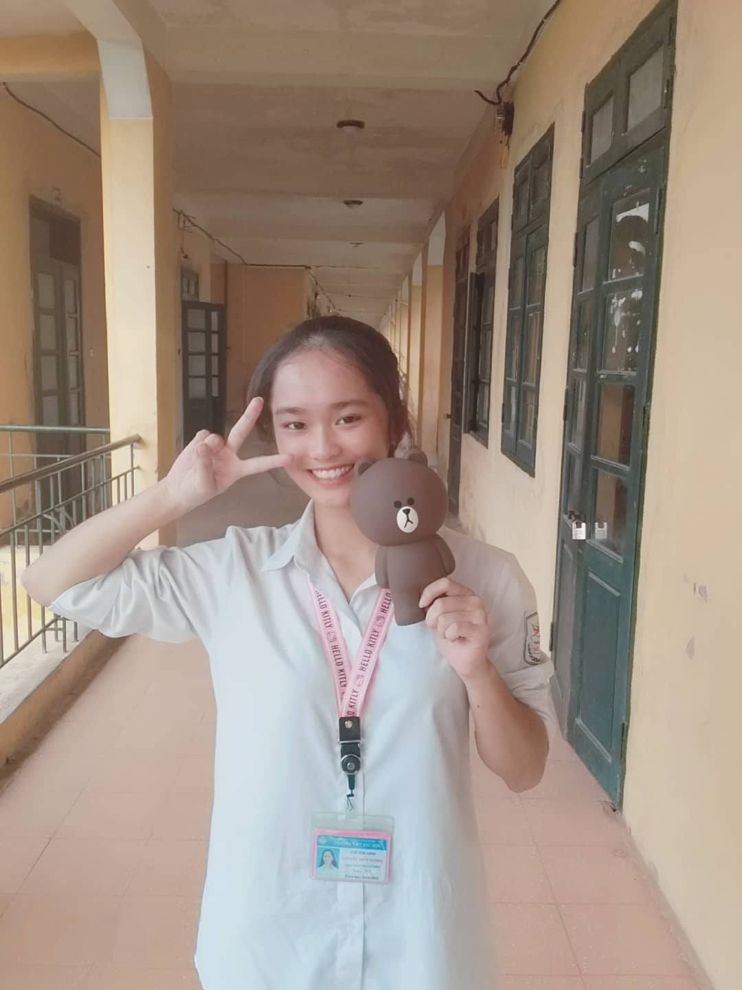 Nữ sinh Đường lên đỉnh Olympia gây ấn tượng với nụ cười 'tỏa nắng' ảnh 4