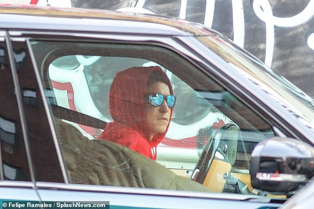 Mỹ nhân Nga Irina Shayk được bạn trai tin đồn đón đưa ảnh 2