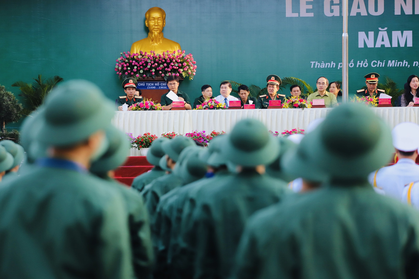 Nam thanh nữ tú TPHCM nhập ngũ ảnh 11