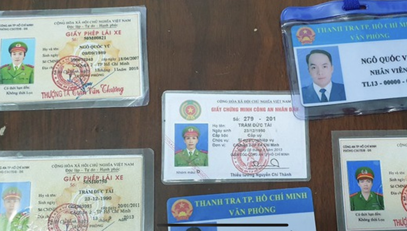 Phát hiện nhóm làm giả thẻ ngành Công an ảnh 1