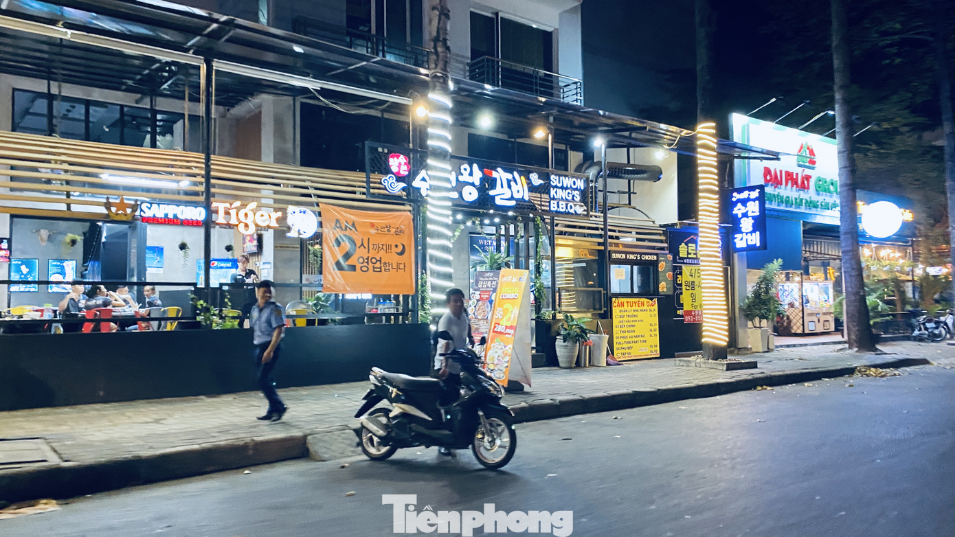 'Phố Hàn Quốc' ở Sài Gòn vắng vẻ trong mùa dịch Covid-19 ảnh 17