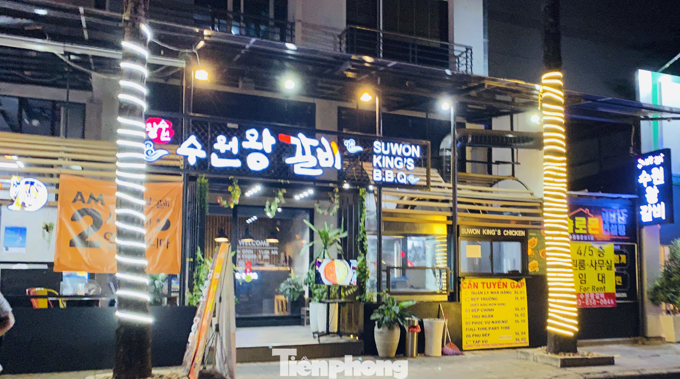 'Phố Hàn Quốc' ở Sài Gòn vắng vẻ trong mùa dịch Covid-19 ảnh 10