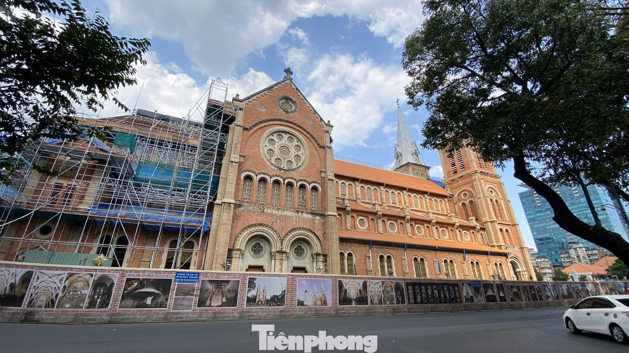 Cận cảnh nhà thờ Đức Bà trùng tu sắp xong ảnh 20