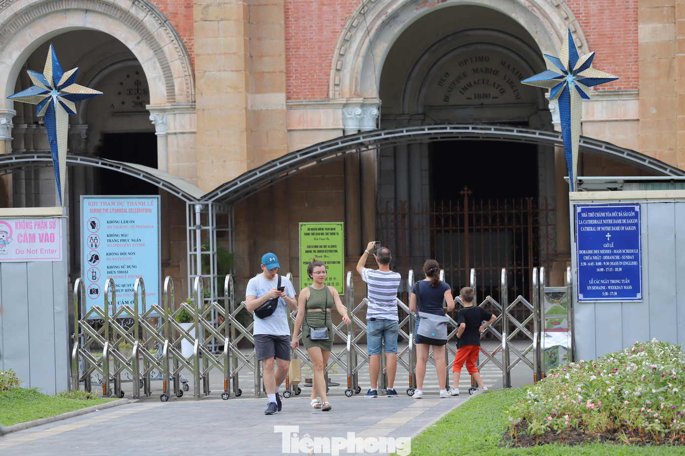 Cận cảnh nhà thờ Đức Bà trùng tu sắp xong ảnh 18
