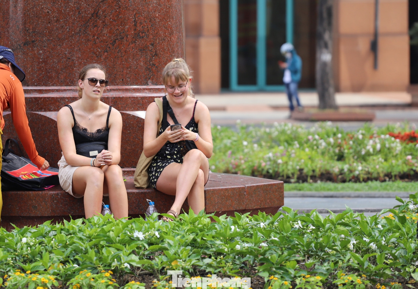 Cận cảnh nhà thờ Đức Bà trùng tu sắp xong ảnh 14