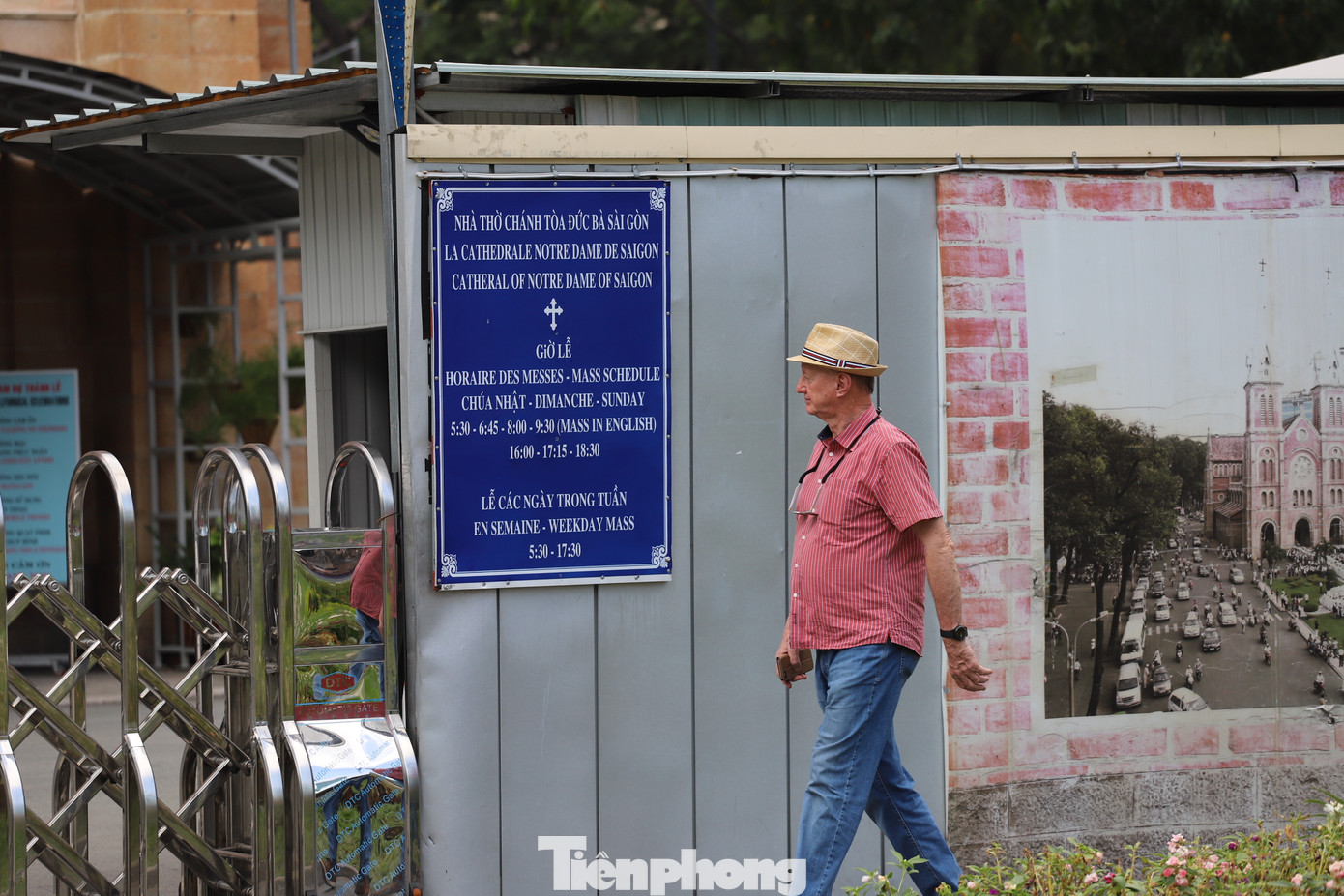 Cận cảnh nhà thờ Đức Bà trùng tu sắp xong ảnh 11